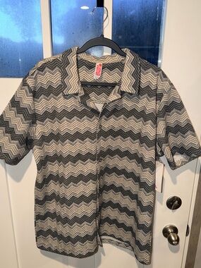 Kmens Chevron Short Sleeve Button Shirt - Gray & Cream NWT